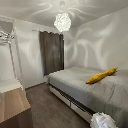 Pour 2 Personnes En Avec Terrasse * La Londe-les-Maures